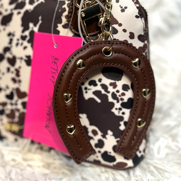 🤎🐄 Betsey Johnson XO Hope Dome Satchel Western Cow Heart Print Crossbody🤎🐄NWT - Picture 9 of 14